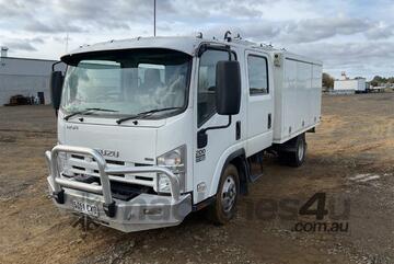 2010 Isuzu FRR200 Crew Service Truck