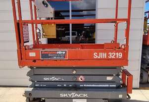 Skyjack 19ft   Scissor Lift