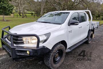 2017 Toyota Hilux SR 4WD Dual Cab, HD Alloy Tray, Genuine Toyota Bullbar and Towbar!