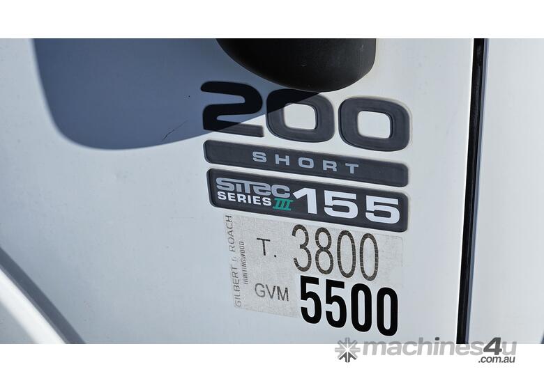caption 2011 Isuzu NPR 200 SWB