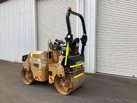 Caterpillar CB22 Smooth Drum Vibrating Roller - picture1' - Click to enlarge