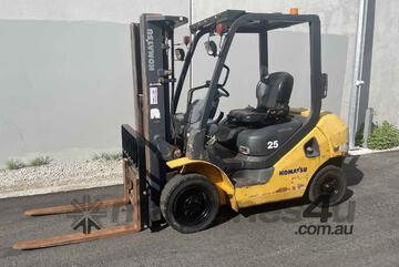 Komatsu 2500kg Diesel Forklift With 4500mm 3-Stage Mast & Sideshift