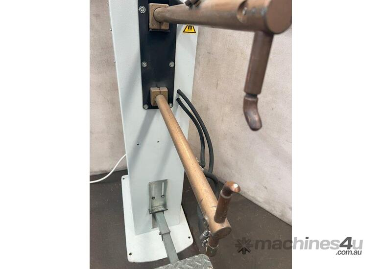 caption Techna 4640N 16kva spot welder