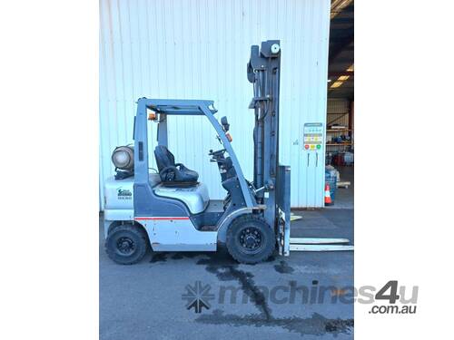NISSAN P1F2A25DU Counterbalance Forklift
