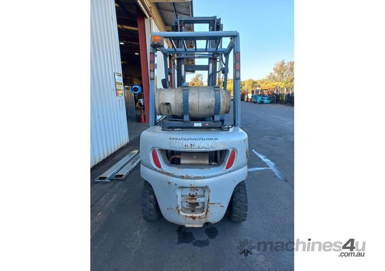 NISSAN P1F2A25DU Counterbalance Forklift