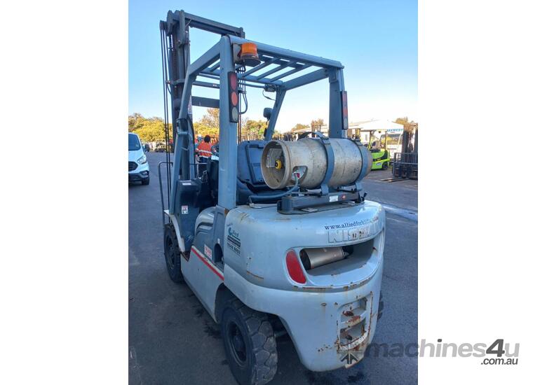 NISSAN P1F2A25DU Counterbalance Forklift