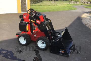 LIKE NEW - 2021 TORO 320D MINI LOADER