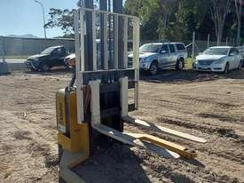 Yale MSW030SF Walkie Stacker - picture0' - Click to enlarge