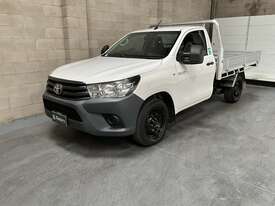 2018 Toyota Hilux Workmate Petrol - picture2' - Click to enlarge