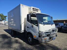 2015 Hino 300-921   4x2 Refrigerated Pantech - picture2' - Click to enlarge