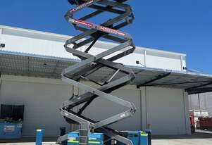 2012 GS-5390RT Genie Diesel Scissor Lift - 4WD