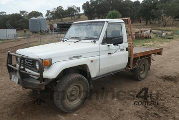 Toyota   Landcruiser Ute.