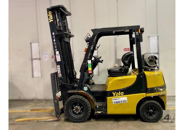 caption Yale GLP25RK Counterbalance Forklift