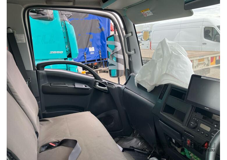 caption 2023 Isuzu NPR 45-155 Table Top
