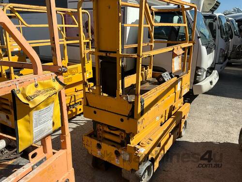 caption Hallotte Optimum 8 Scissor Lift