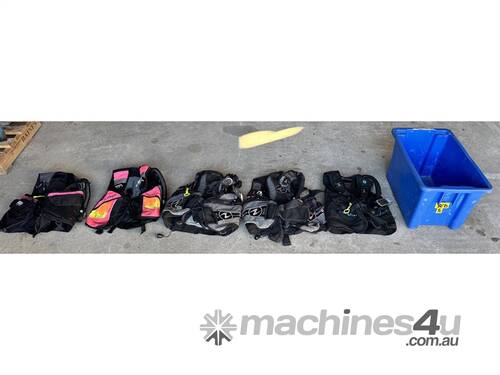 caption QUANTITY OF SIZE SMALL BCDS