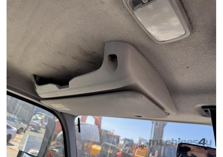 caption 2018 Hino 300 2 4x2 Tilt Tray