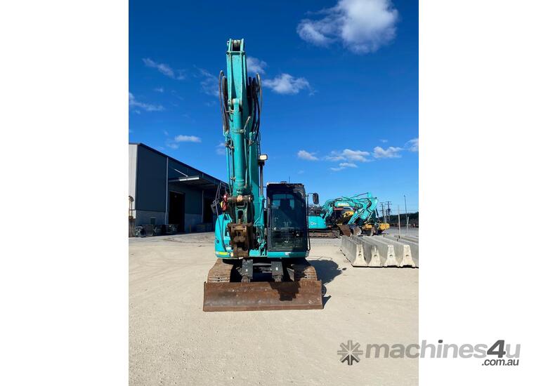 caption 2018 Kobelco Sk135sr-3