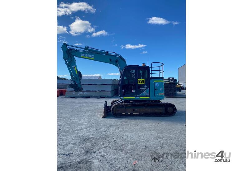 caption 2018 Kobelco Sk135sr-3