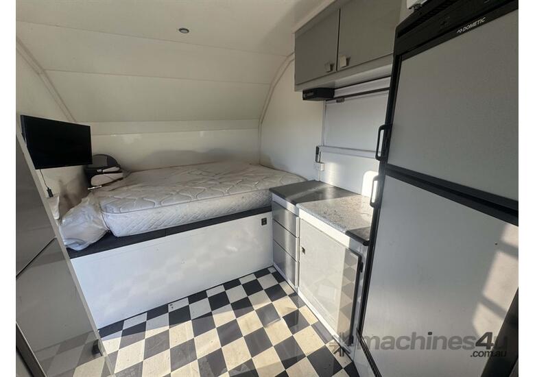 2018 DRB Long Horn Sports Dual Axle Horse Float,