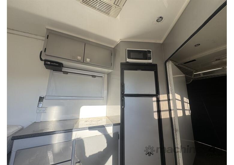 2018 DRB Long Horn Sports Dual Axle Horse Float,