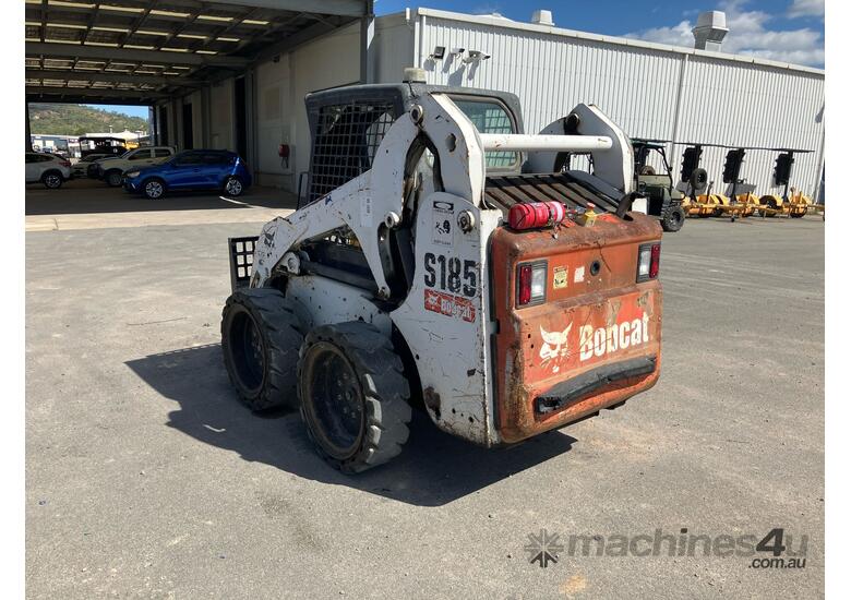 caption 2009 Bobcat S185 Wheeled Skid Steer