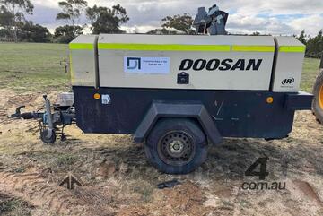 Ingersoll- Rand Doosan 7/71 260cfm Portable Air Compressor