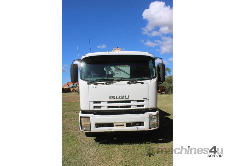 caption 2009 Isuzu Fvr