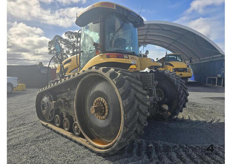 2002 Challenger MT765 750 tracks