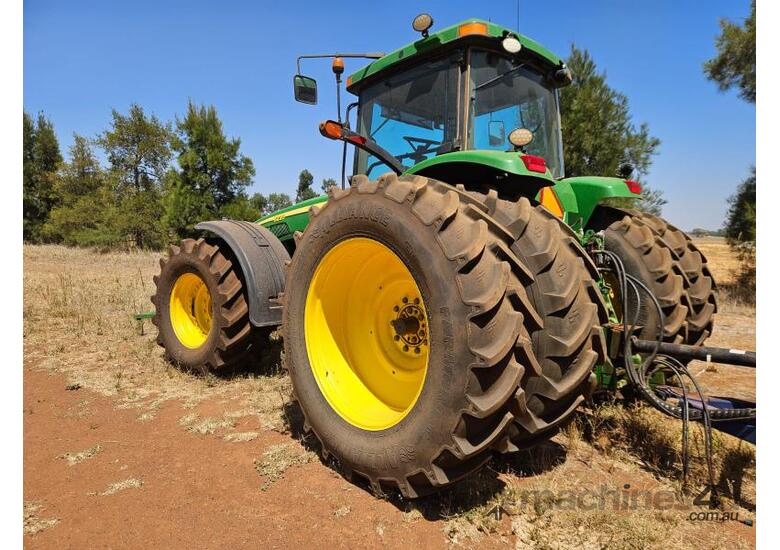 FWA Tractor John Deere 8220