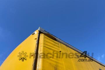 Hino 2008   GH Curtainsider