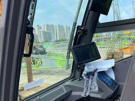 2025 Zoomlion ZCC1500V 150T Crawler Crane - picture0' - Click to enlarge