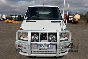 2009 Mercedes Benz NCV3 Crew Cab Service Body