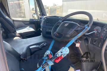 2006 Volvo FM MK2 6x4 Prime Mover 2006 Volvo FM MK2 6x4 Prime Mover