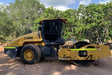 XCMG XS185S Smooth Drum Roller near new 2024
