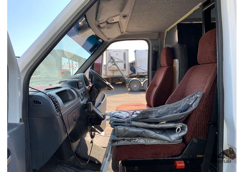 caption 2001 Mercedes Benz Sprinter Motorhome