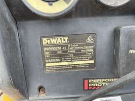 Dewalt DWV902M Vacuum - picture0' - Click to enlarge