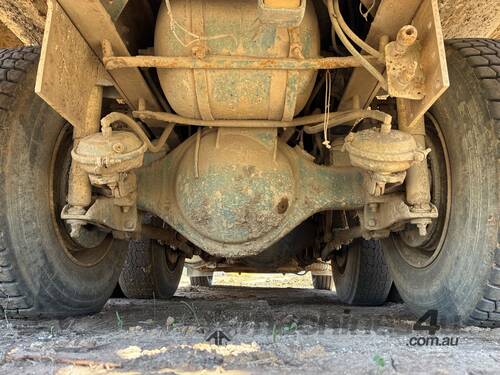 1990 Volvo N10 Water Cart