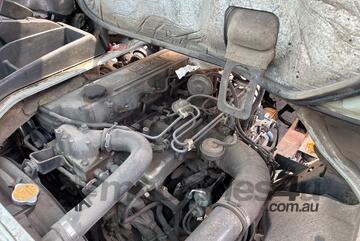 2005 Isuzu NPR 400 Table Top (Day Cab)