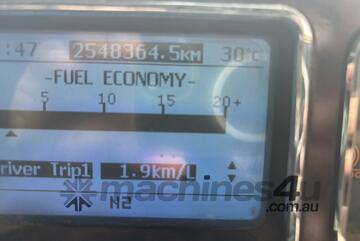 Mack 2012   Trident Truck & Dog