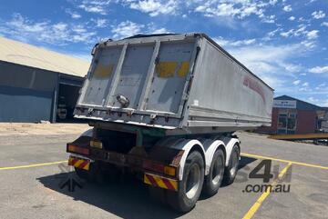 2004 HXW ST3 Tri Axle End Tipping Trailer