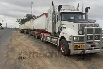 Mack   SUPERLINER PRIME MOVER
