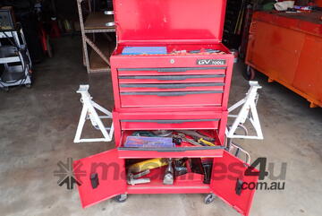 Rolling toolbox cabinet with tools