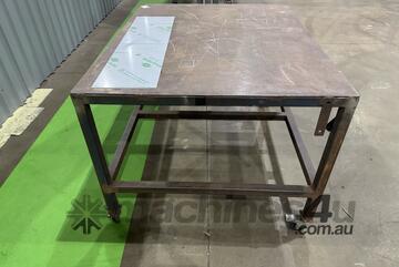 Metal Work Bench With Wheels