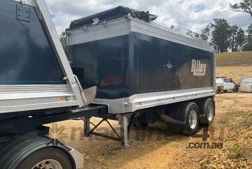 2010 HXW ST2 Tandem Axle Tipping Trailer