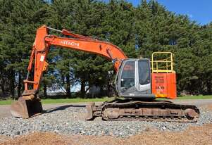 Hitachi 2015   ZX225USLC-3