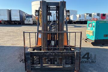 Clark   CMP30L Forklift