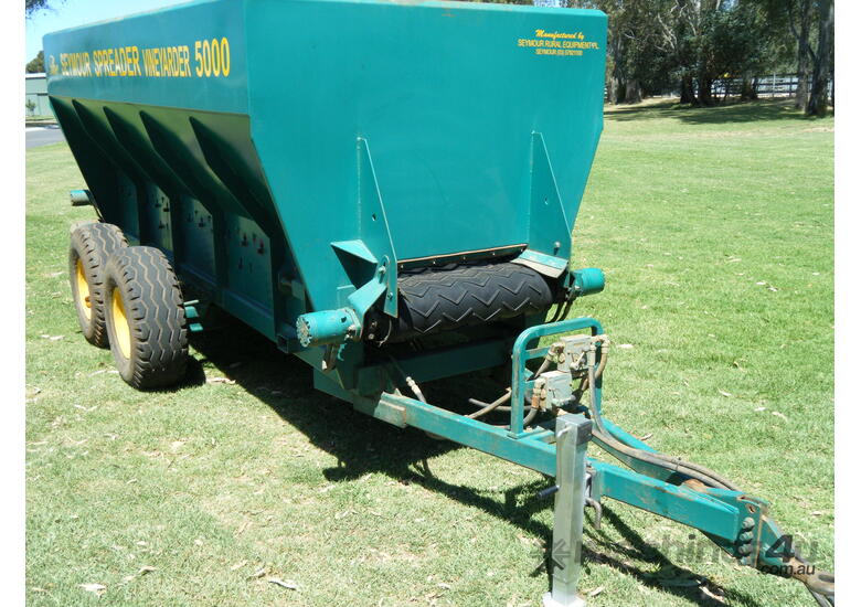 caption Spreader - Perfect Cleated Belt for Poultry or Cow Manure