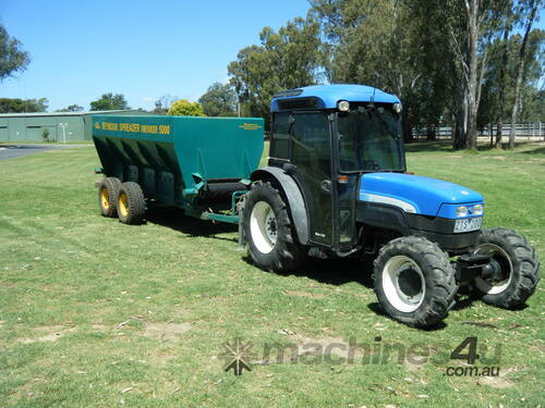 caption Spreader - Perfect Cleated Belt for Poultry or Cow Manure
