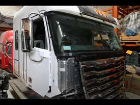 FREIGHTLINER 110 CAB FOR SALE - picture0' - Click to enlarge